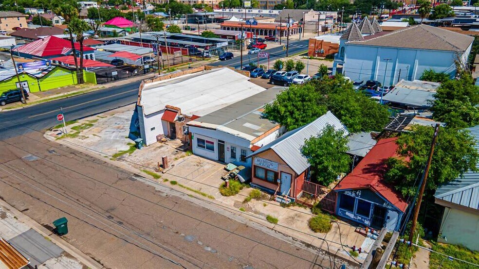 More Photos Of 1801 San Bernardo Ave, Laredo General Retail For Sale