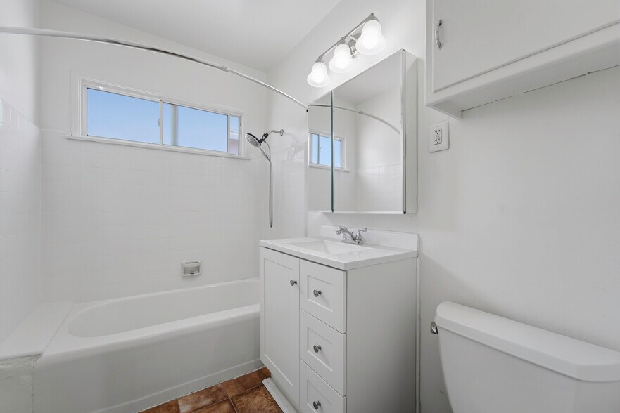 More Photos Of 10958 Venice Blvd, Culver City Apartments For Sale