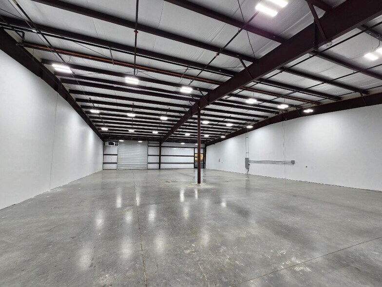 More Photos Of 9144 Florentine Road, Prescott Valley Distribution For Lease