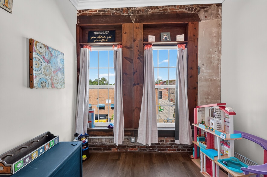 More Photos Of 109 S Raiford St, Selma Storefront For Sale