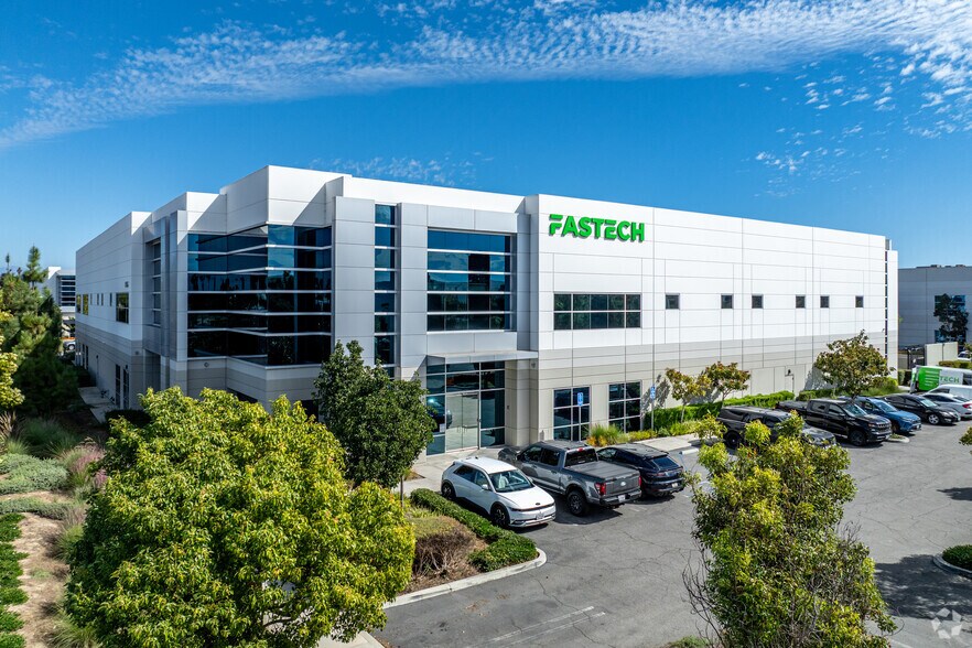 More Photos Of 11310 Slater Ave, Fountain Valley Warehouse For Lease