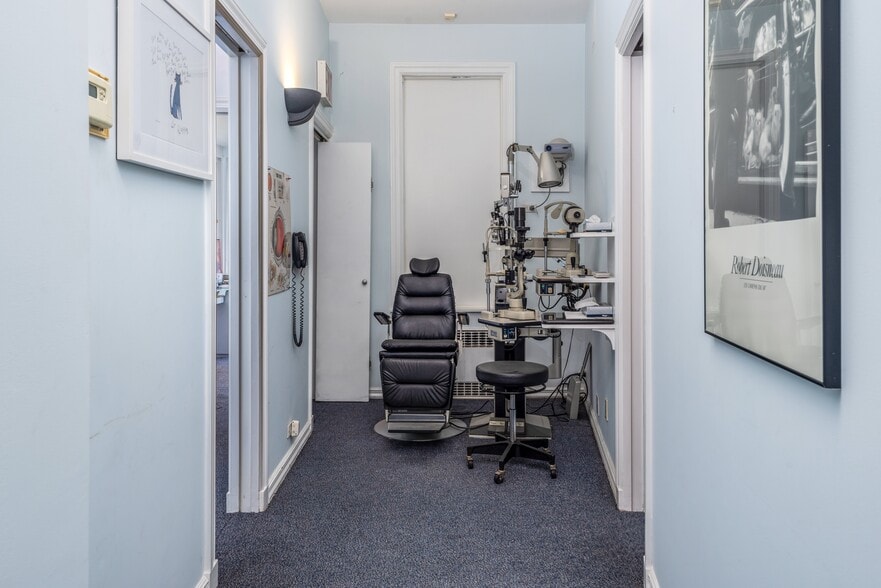 More Photos Of 5918 69th Ave, Ridgewood Office Residential For Lease