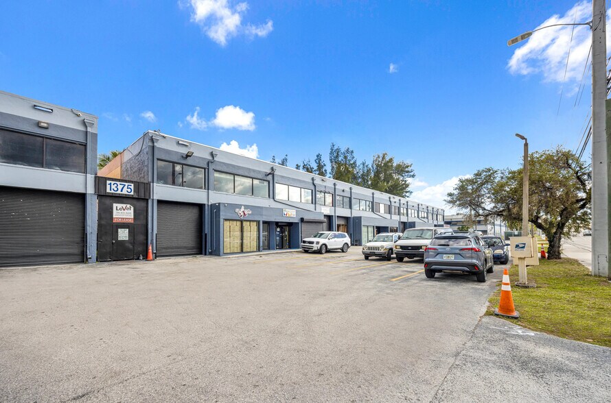 More Photos Of 1373 NW 97th Ave, Miami Unknown For Lease
