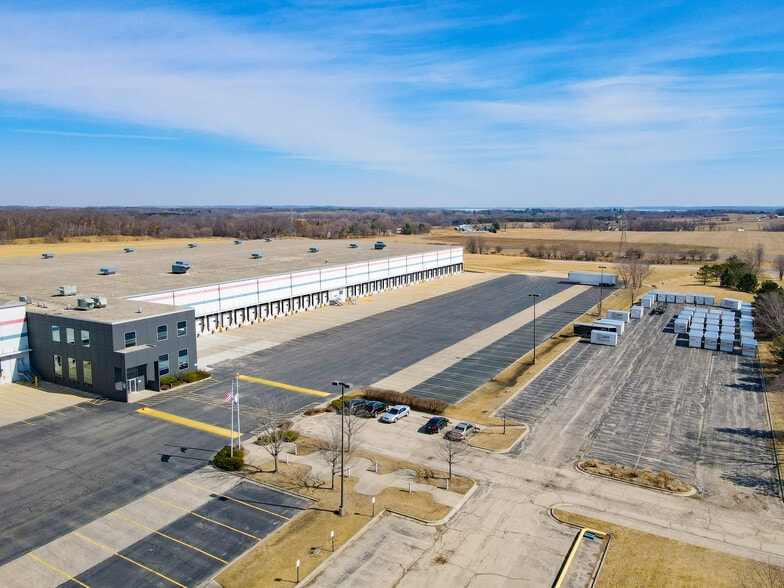 More Photos Of 200 Interstate Blvd, Edgerton Distribution For Lease