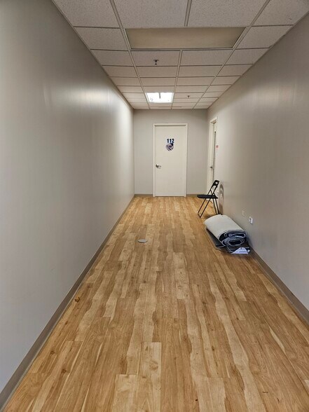 More Photos Of 932 N Wright St, Naperville Office For Lease