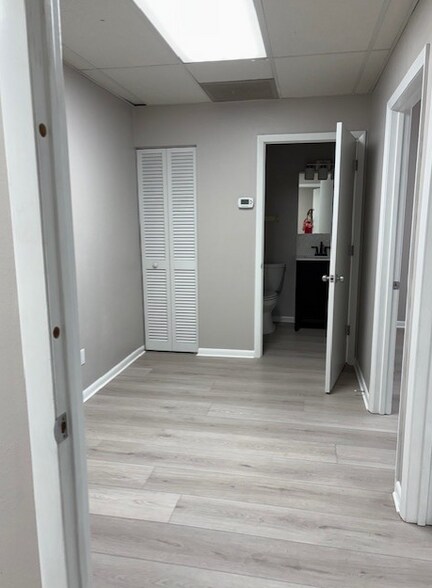 More Photos Of 1515 Tamiami Trl S, Venice Office Residential For Lease