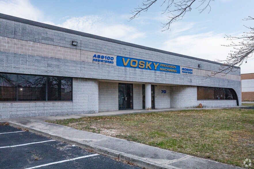 More Photos Of 70 Air Park Dr, Ronkonkoma Manufacturing For Lease
