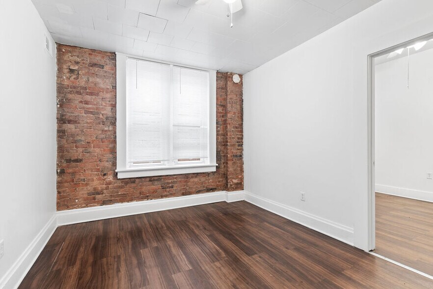 More Photos Of 1185-1205 W Broad St, Columbus Storefront Retail Office For Sale