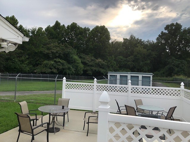 More Photos Of 1226 S Main St, Emporia Freestanding For Sale