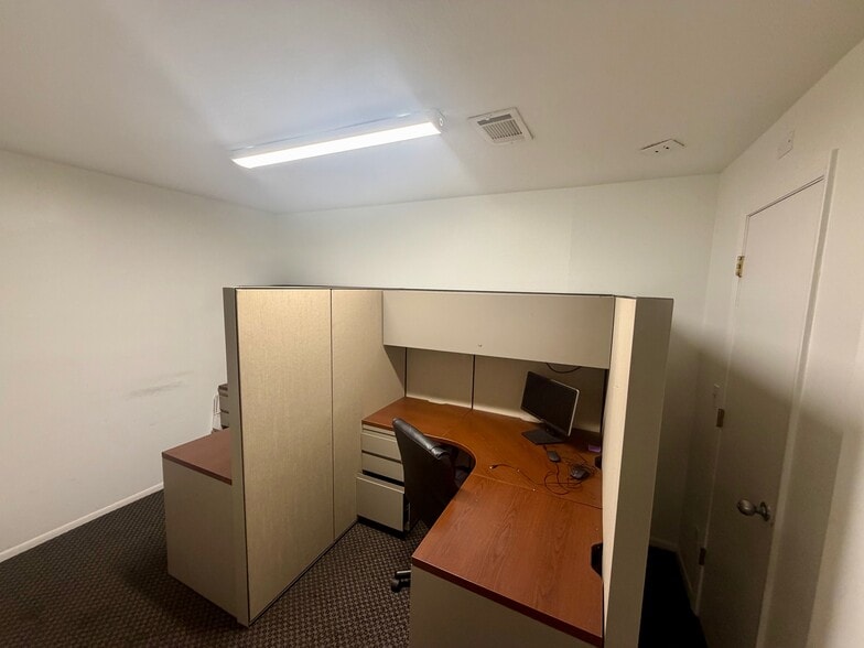 More Photos Of 28960 US Highway 19 N, Clearwater Medical For Sale