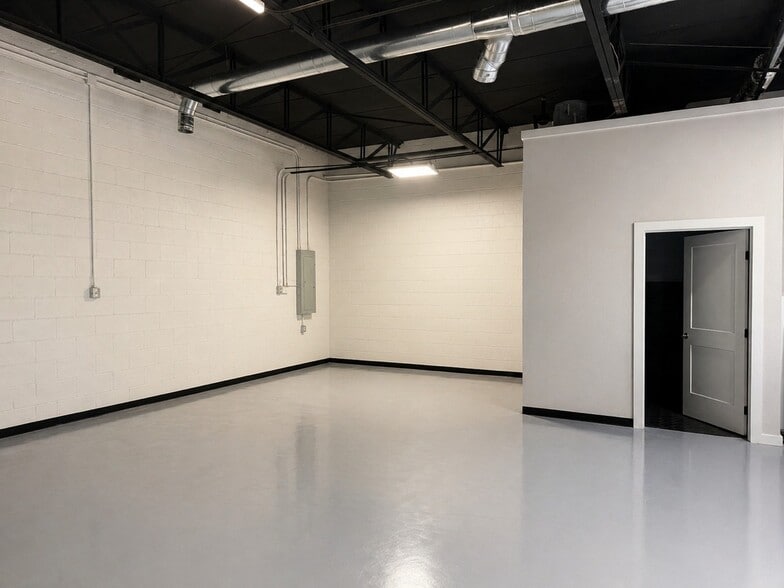 More Photos Of 509 S Treadaway Blvd, Abilene Flex For Sale