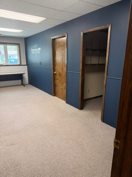 More Photos Of 424 E Mill Ave, Pelican Rapids Office For Lease