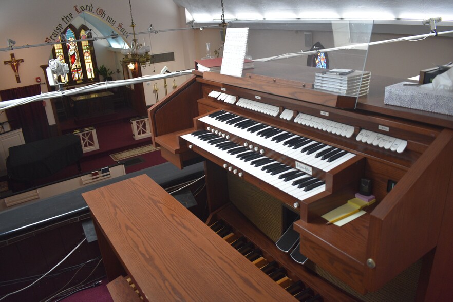 More Photos Of 11 Wilmot Rd, New Rochelle Religious Facility For Lease