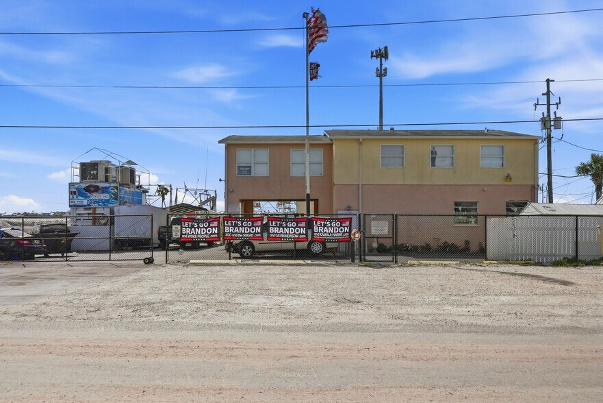 More Photos Of 545 150th Ave, Madeira Beach Marina For Sale