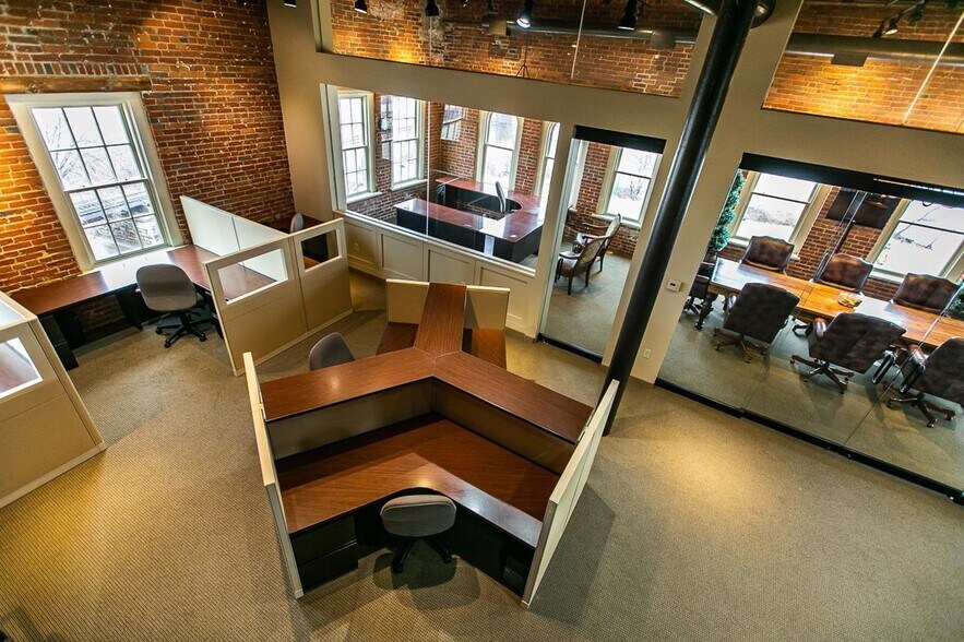 More Photos Of 600 Star Brewery Dr, Dubuque Office For Lease