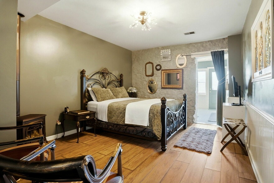 More Photos Of 305 River St, Osceola Hospitality For Sale