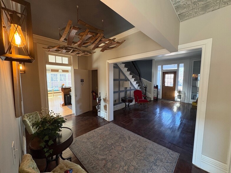 More Photos Of 345 S Adams St, Green Bay Freestanding For Sale