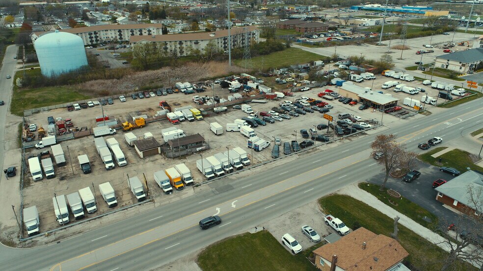 More Photos Of 712 S Green Bay Rd, Waukegan Auto Dealership For Lease
