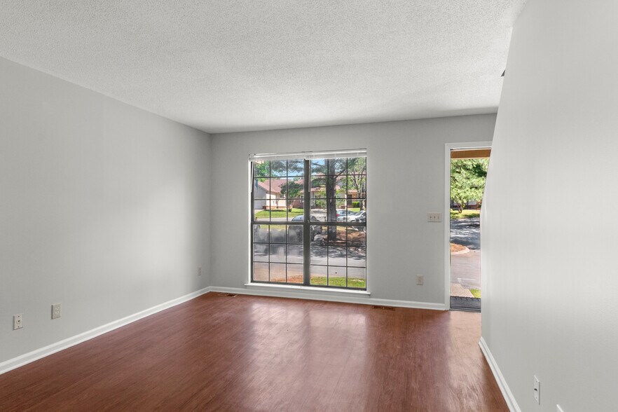 More Photos Of 162 Condor Ct, Clarksville Apartments For Sale