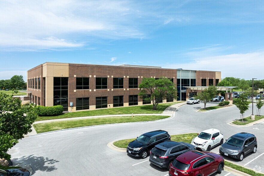 More Photos Of 301 NE Mulberry St, Lee's Summit Medical For Lease