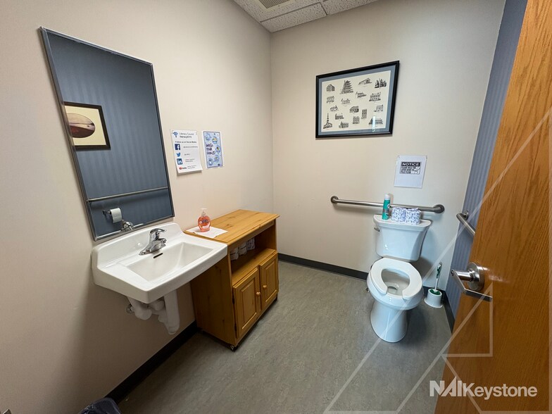 More Photos Of 35 S Dwight St, West Lawn Office For Lease