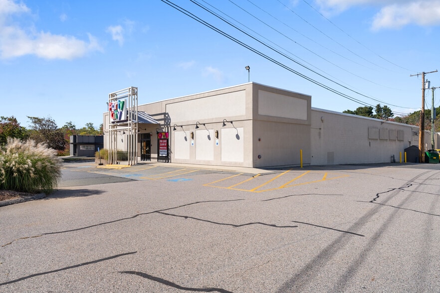 More Photos Of 321 Worcester St, Natick Freestanding For Lease