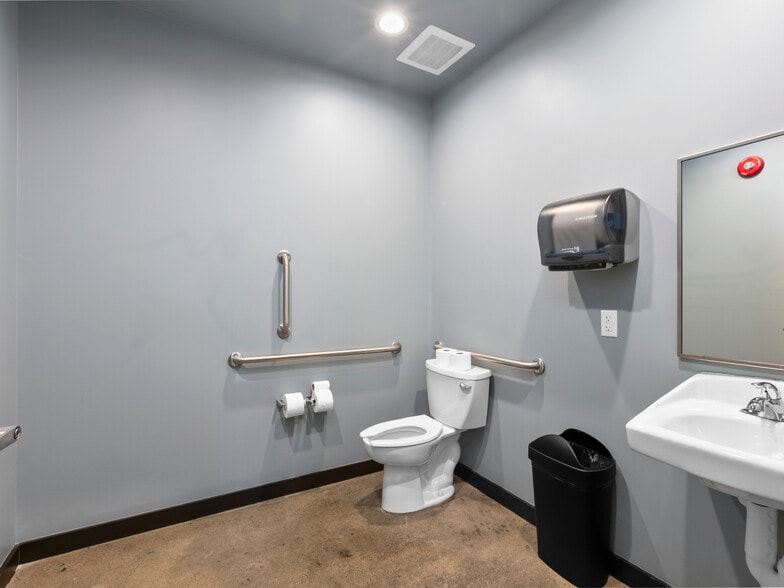 More Photos Of 19 Rankin Ave, Asheville Loft Creative Space For Sale