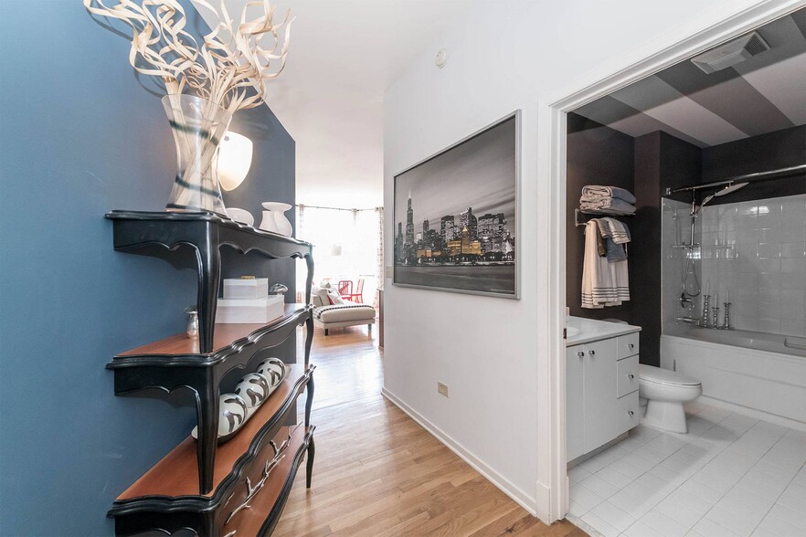 More Photos Of 343 S Dearborn St, Chicago Apartments For Lease
