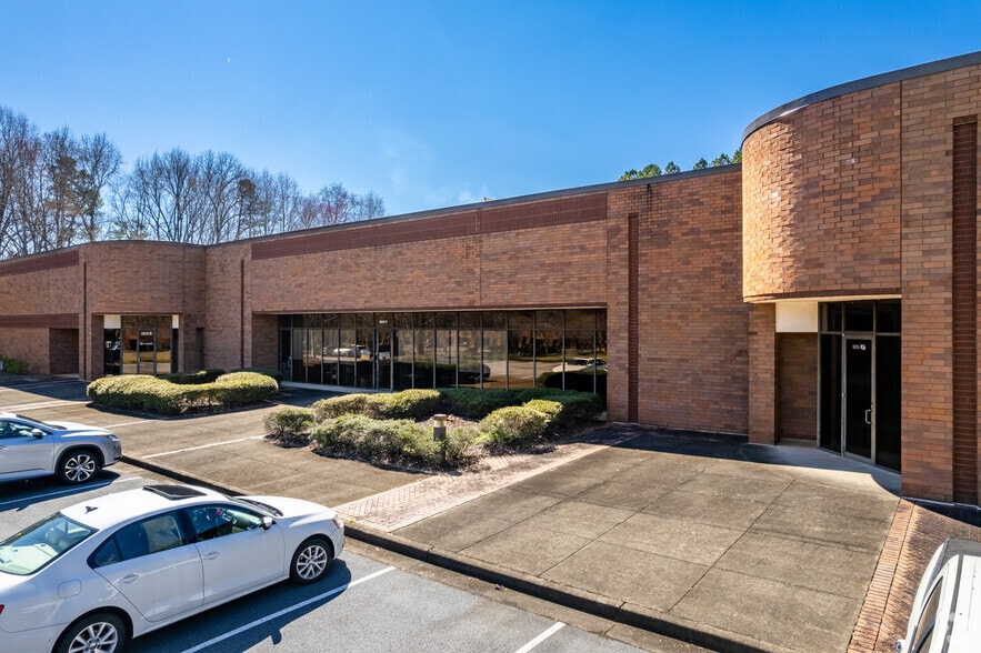 More Photos Of 1831 W Oak Pky, Marietta Distribution For Lease