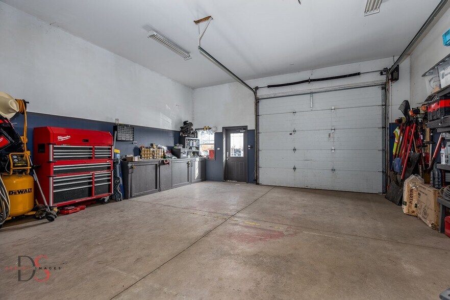 More Photos Of 611 E Dayton Rd, Ottawa Warehouse For Sale