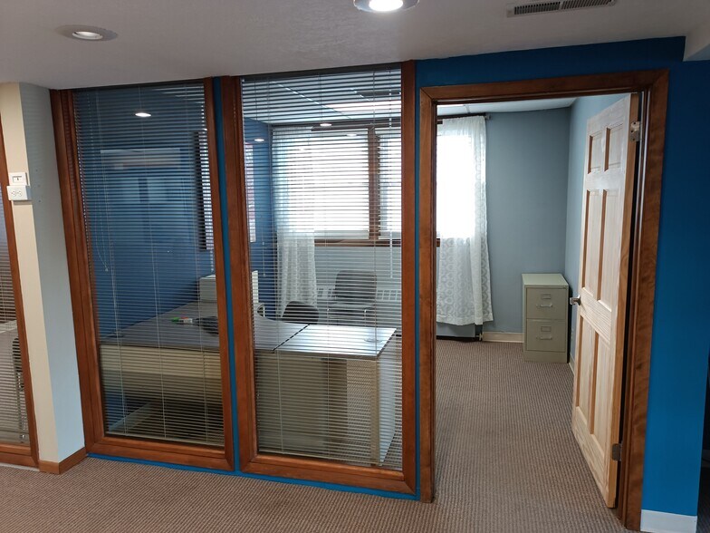 More Photos Of 4921 E State St, Rockford Office For Sale
