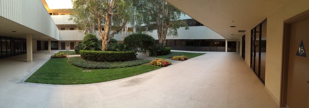 More Photos Of 999 N Tustin Ave, Santa Ana Office For Sale