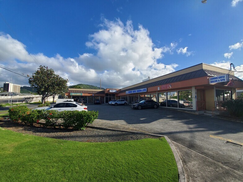 More Photos Of 2000 S Beretania St, Honolulu Storefront Retail Office For Sale