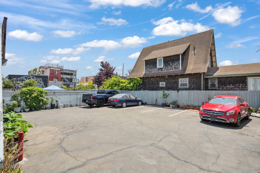More Photos Of 839 Isabella St, Oakland Hotel For Sale