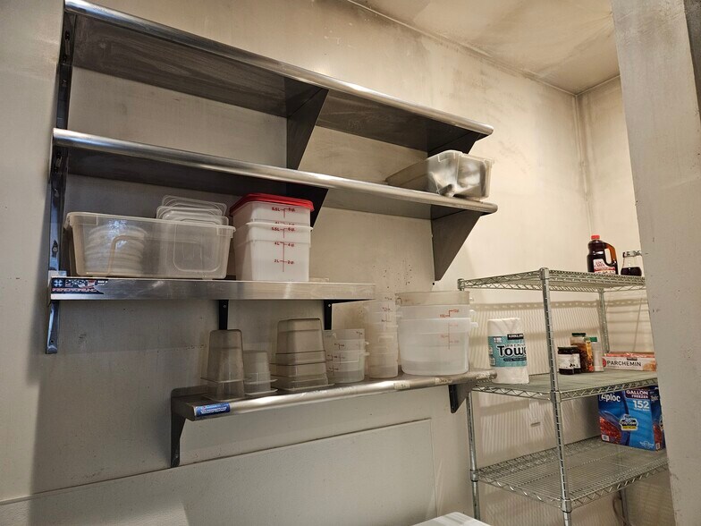 More Photos Of 620 E Sierra Ave, Portola Restaurant For Sale