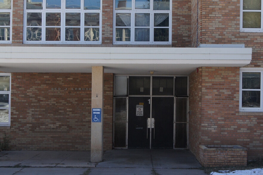 More Photos Of 2220 16th Ave N, Minneapolis Schools For Sale