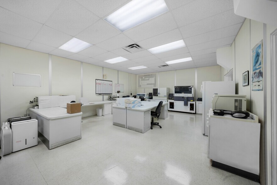 More Photos Of 8127 NW 29th St, Miami Warehouse For Sale