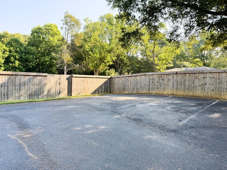 More Photos Of 538 S Center St, Collierville Office For Sale
