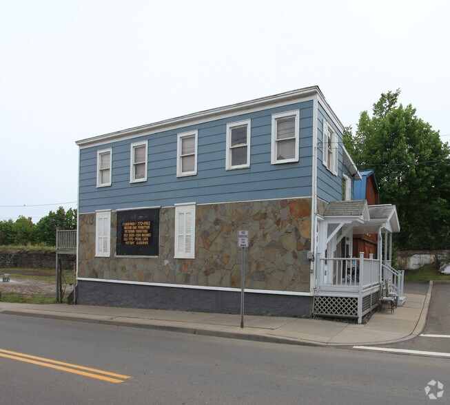 More Photos Of 19 Clinton St, Binghamton Storefront Retail Residential For Sale