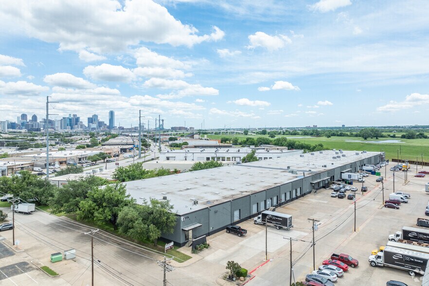 More Photos Of 1174-1188 Quaker St, Dallas Unknown For Lease