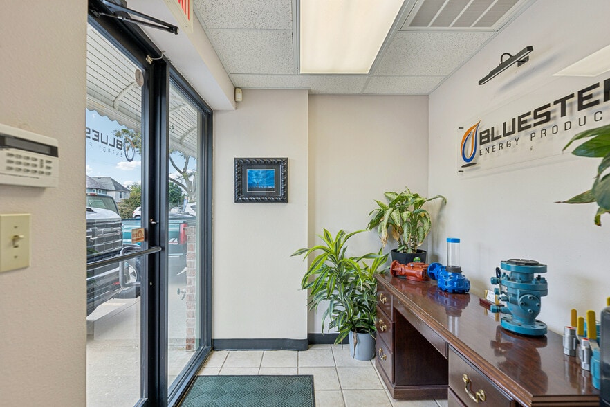 More Photos Of 395 W K Pl, Jenks Service For Sale