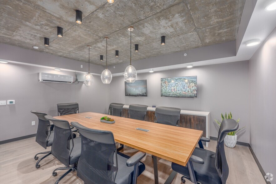 More Photos Of 215-219 S Water St, Henderson Apartments For Lease