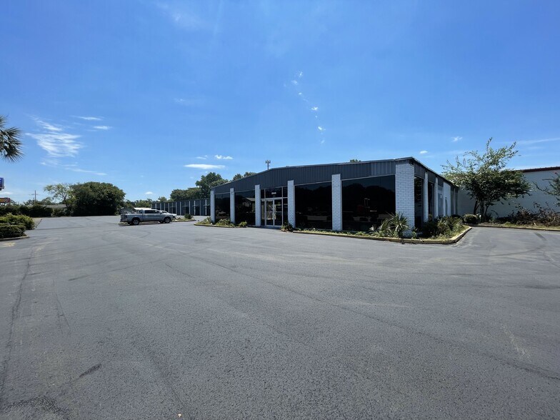 More Photos Of 5660 Rivers Ave, North Charleston Storefront For Lease