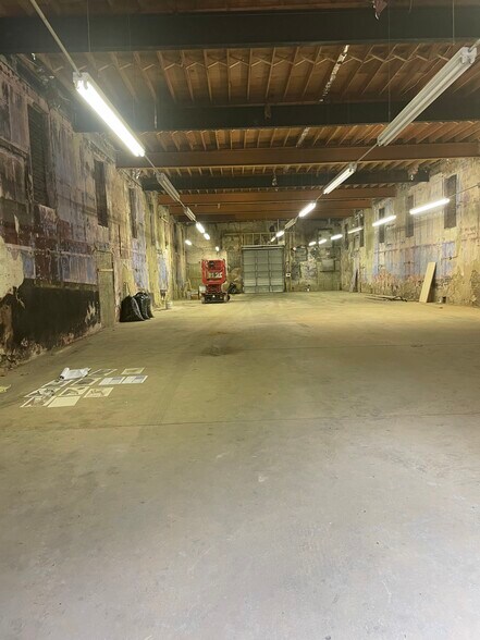 More Photos Of 12-14 Coryell 12-14 Coryell, Lambertville Light Distribution For Lease