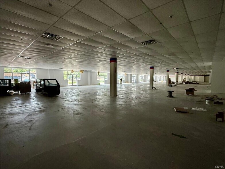 More Photos Of 3505 West Rd, Cortland Freestanding For Lease