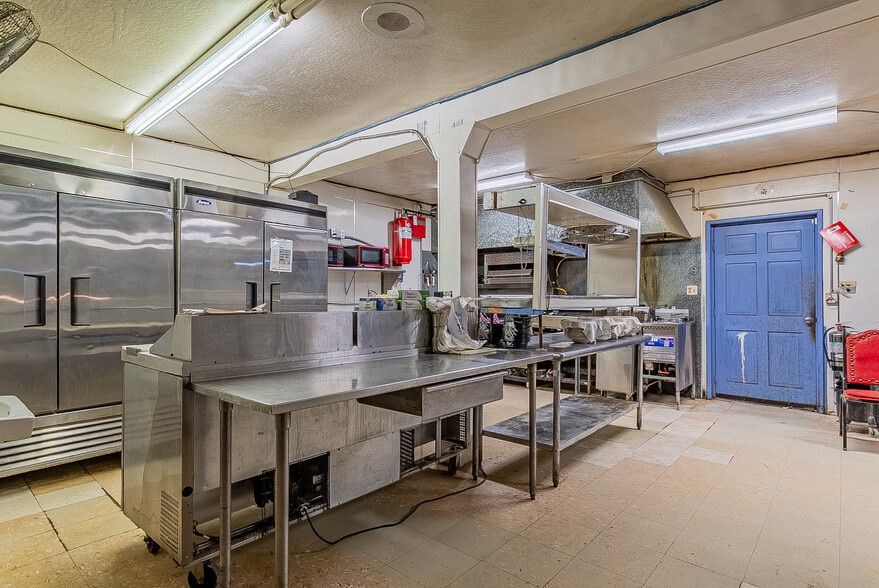 More Photos Of 8575 S Avenue 40 E, Tacna General Retail For Sale