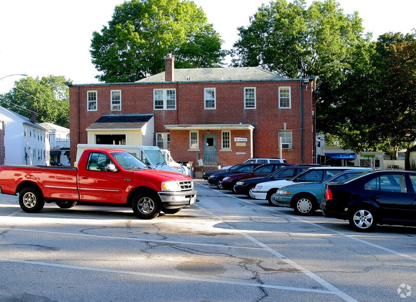 More Photos Of 12 Main St, Essex Office For Lease