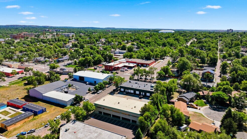 More Photos Of 535 E Cimarron St, Colorado Springs Warehouse For Sale