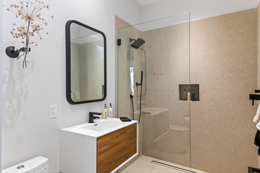 More Photos Of 585 Riverside Drive, Napa Multifamily For Sale