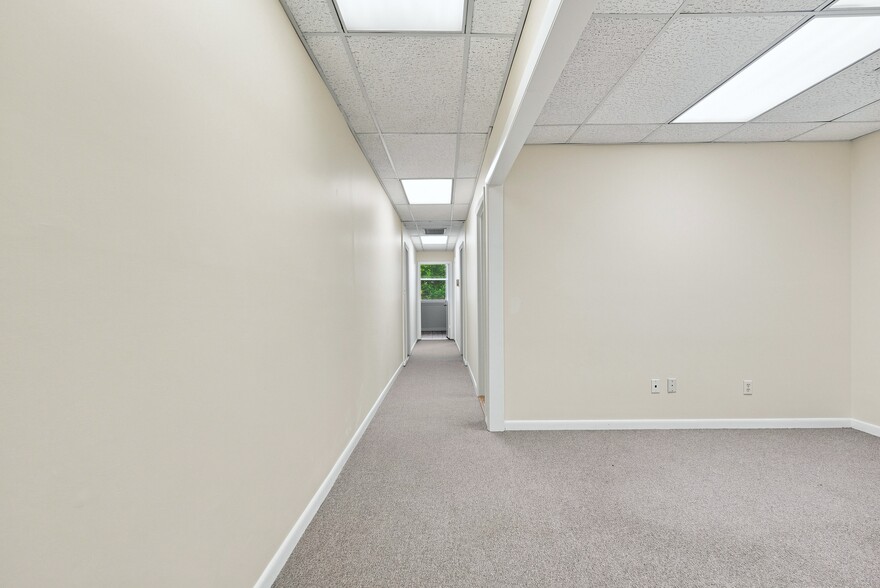 More Photos Of 3506 Memorial Ave, Lynchburg Office For Sale